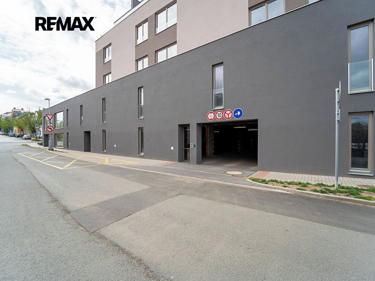 Pronájem garážového stání 22 m² - foto 7
