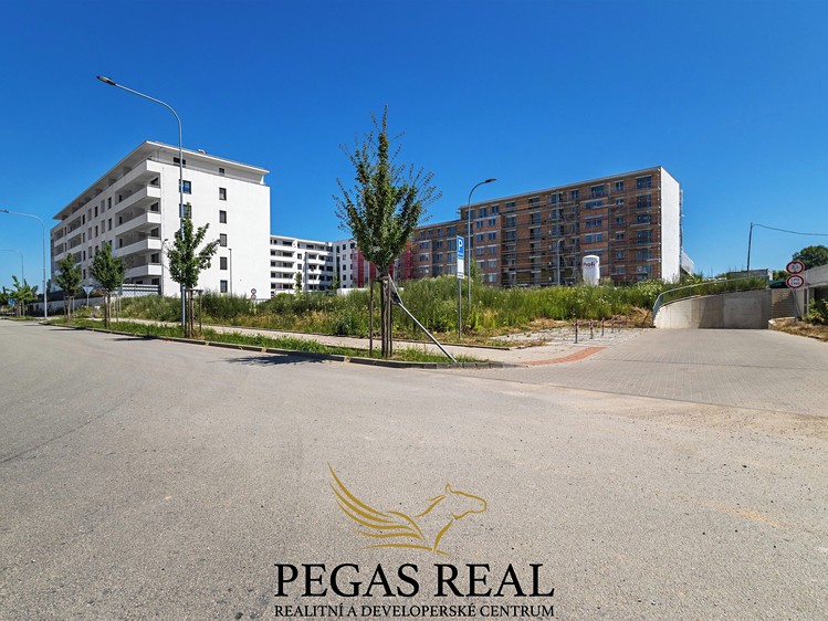 Pronájem garážového stání 10 m² - foto 6