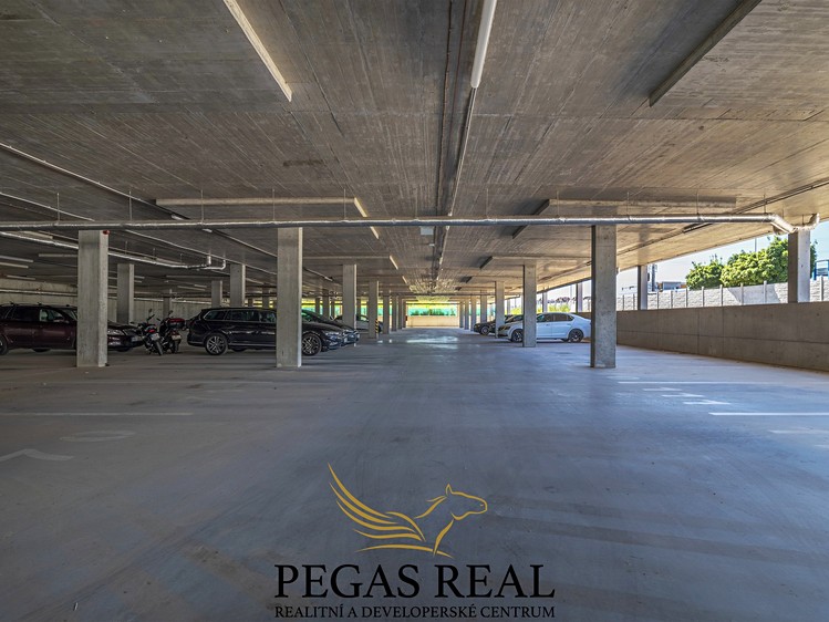 Pronájem garážového stání 10 m² - foto 5