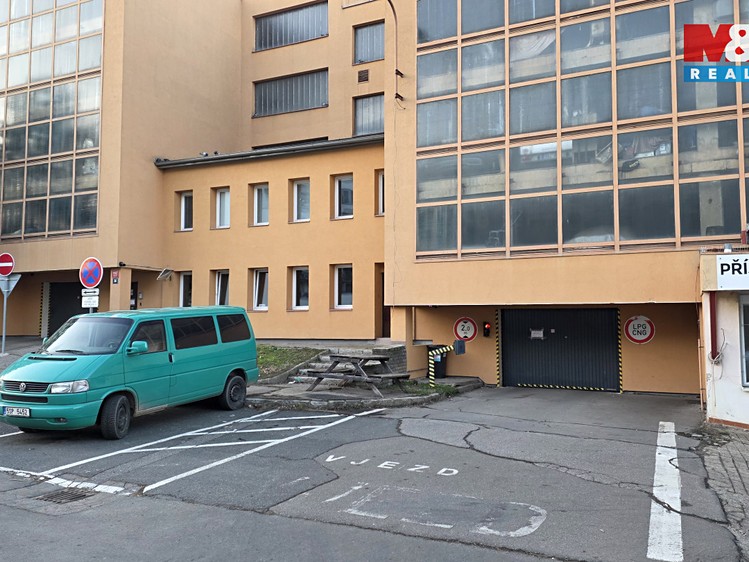 Pronájem garážového stání 18 m² - foto 2