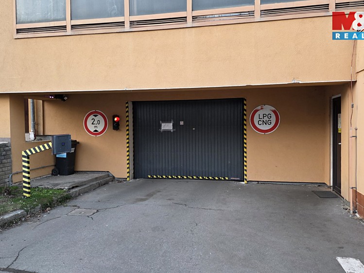 Pronájem garážového stání 18 m² - foto 4