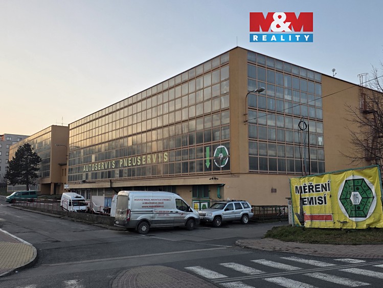 Pronájem garážového stání 18 m² - foto 1