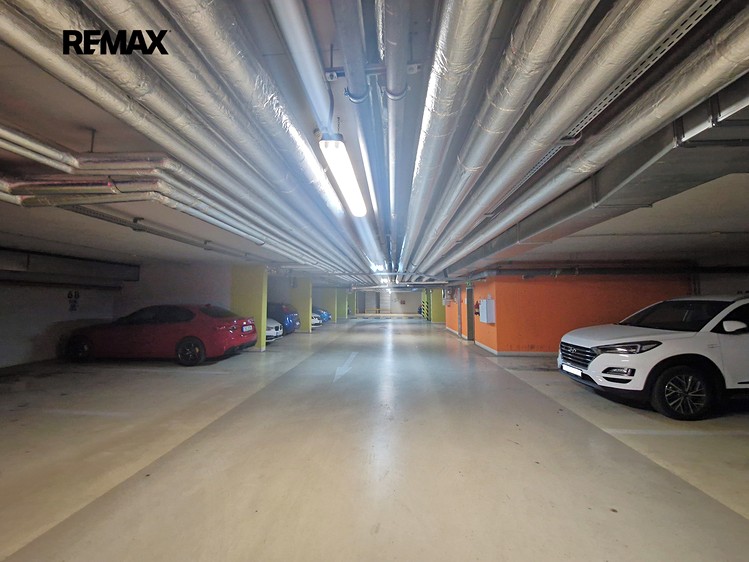 Pronájem garážového stání 13 m² - foto 1