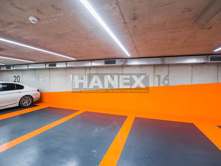 Pronájem garážového stání 12 m² - foto 1