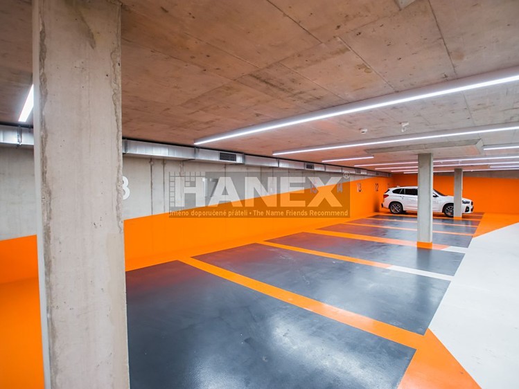 Pronájem garážového stání 12 m² - foto 2