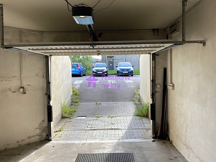 Pronájem garážového stání 11 m² - foto 2