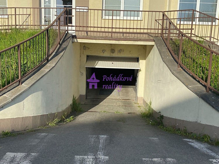 Pronájem garážového stání 11 m² - foto 3