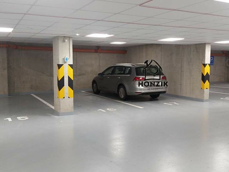 Pronájem garážového stání 16 m² - foto 2