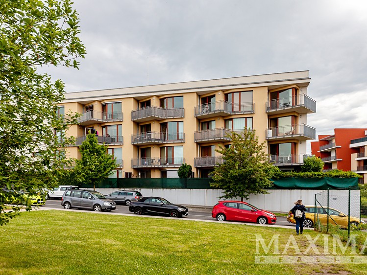 Pronájem garáže 13 m² - foto 1