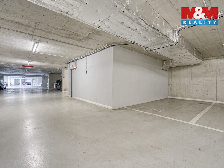 Pronájem garážového stání 15 m² - foto 2