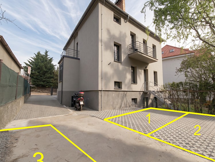 Pronájem garážového stání 12 m² - foto 1