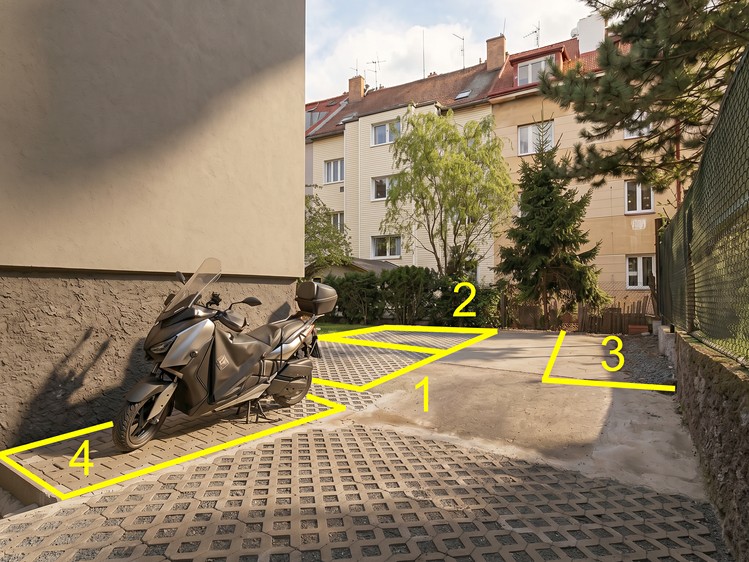 Pronájem garážového stání 12 m² - foto 2