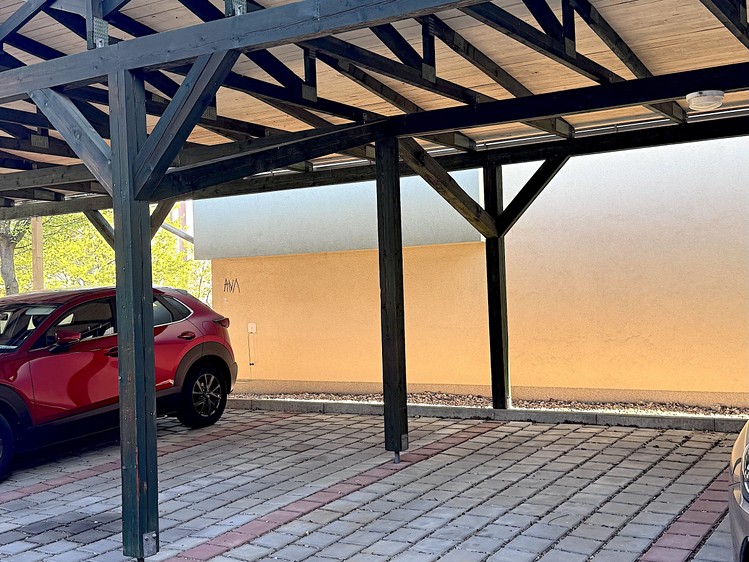 Pronájem garážového stání 18 m² - foto 4