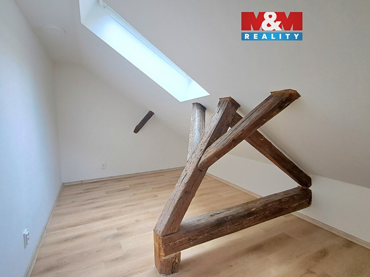 Pronájem půdního prostoru 50 m² - foto 1
