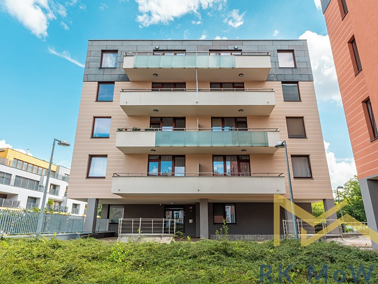 Pronájem garážového stání 20 m² - foto 3
