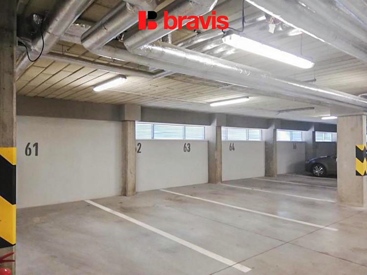 Pronájem garážového stání 12 m² - foto 2
