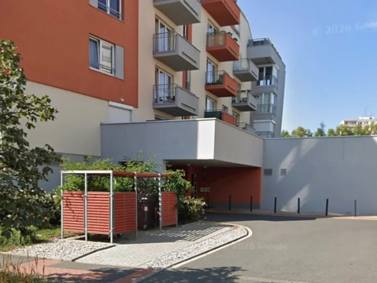 Pronájem garážového stání 16 m² - foto 2