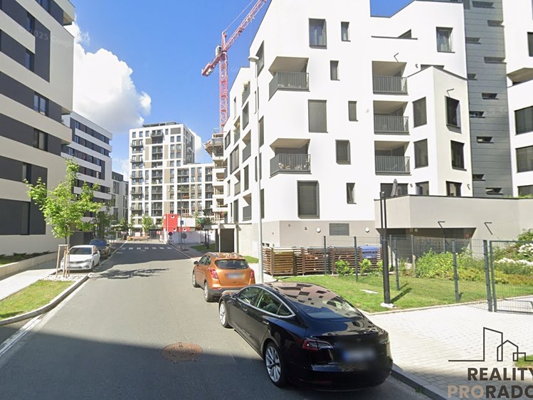 Pronájem garážového stání 16 m² - foto 3