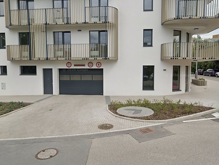 Pronájem garážového stání 25 m² - foto 3