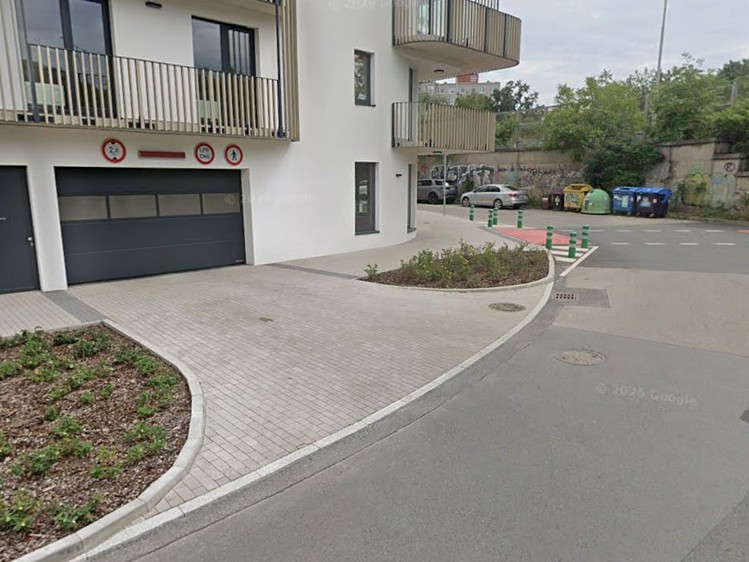 Pronájem garážového stání 25 m² - foto 2