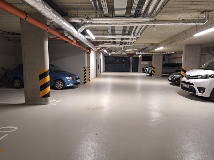Pronájem garážového stání 25 m² - foto 7