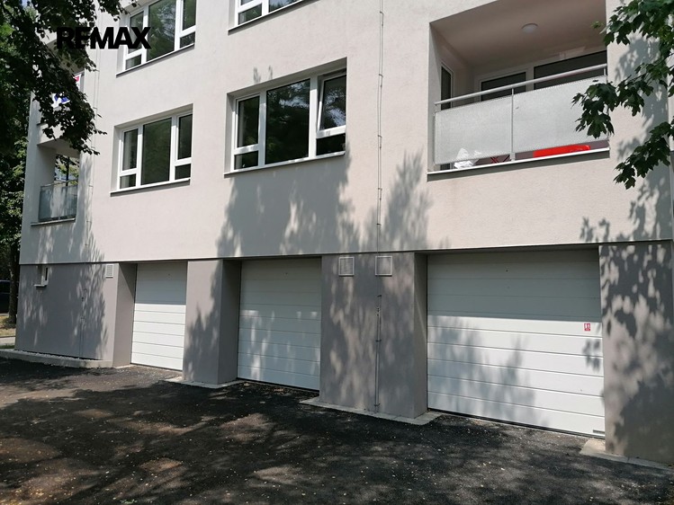 Pronájem garáže 43 m² - foto 1