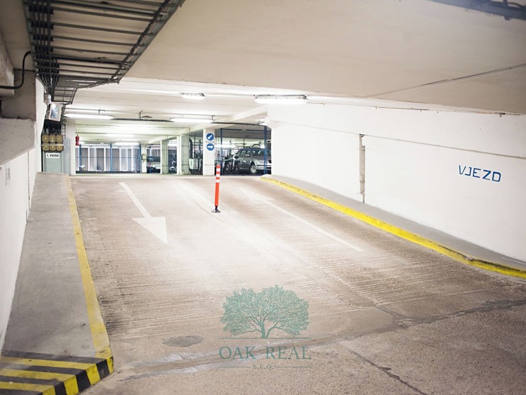 Pronájem garážového stání 14 m² - foto 4