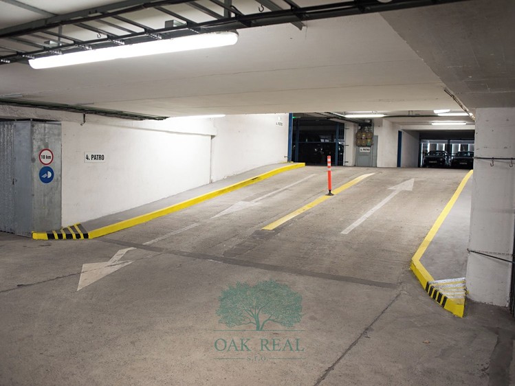 Pronájem garážového stání 14 m² - foto 3