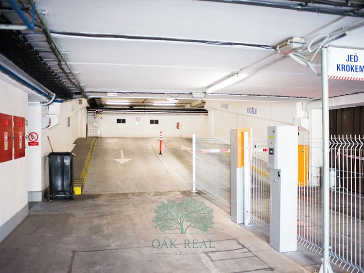 Pronájem garážového stání 14 m² - foto 8
