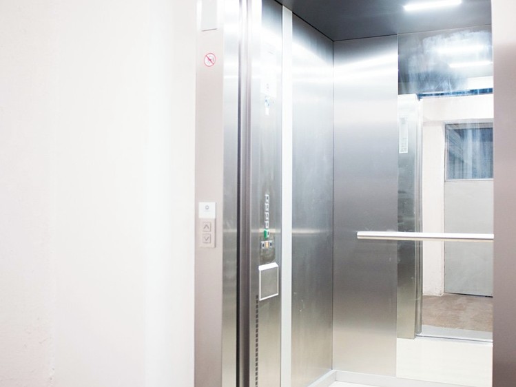 Pronájem garážového stání 14 m² - foto 6