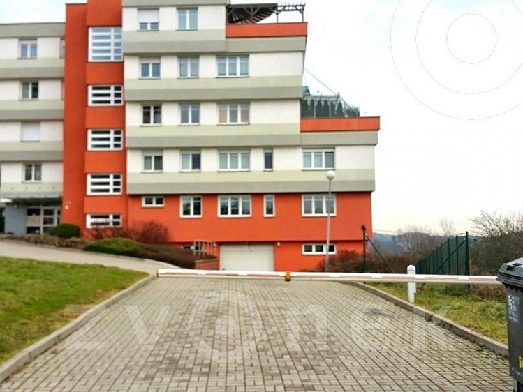 Pronájem garáže 18 m² - foto 2
