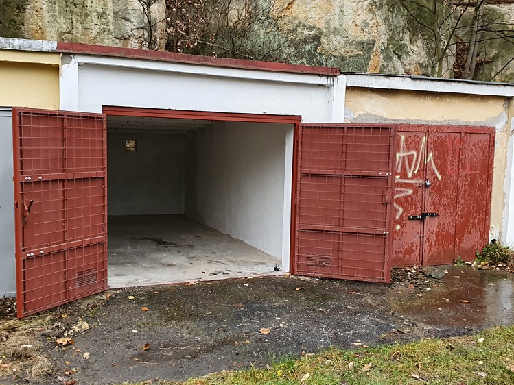 Pronájem garáže 18 m² - foto 1