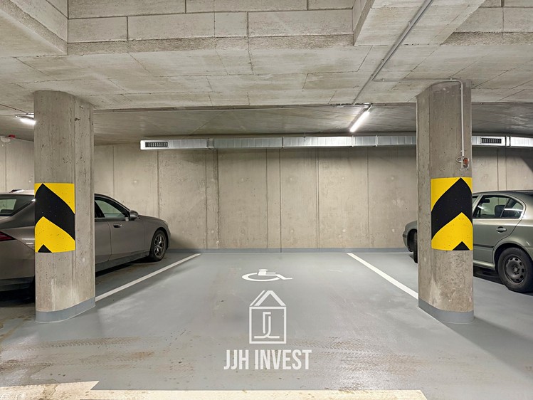 Pronájem garážového stání 19 m² - foto 1