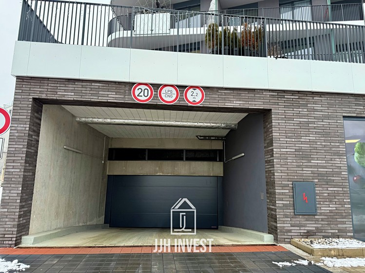 Pronájem garážového stání 19 m² - foto 4