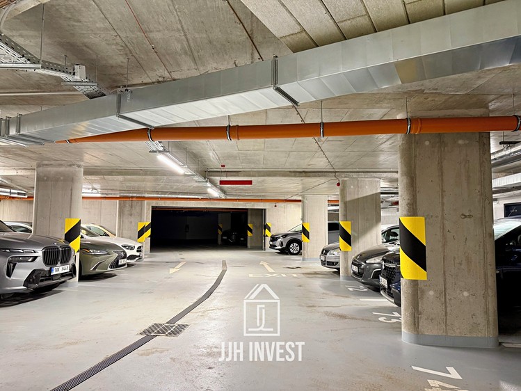 Pronájem garážového stání 19 m² - foto 5