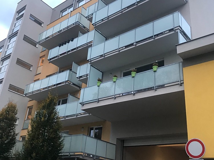 Pronájem garážového stání 16 m² - foto 3