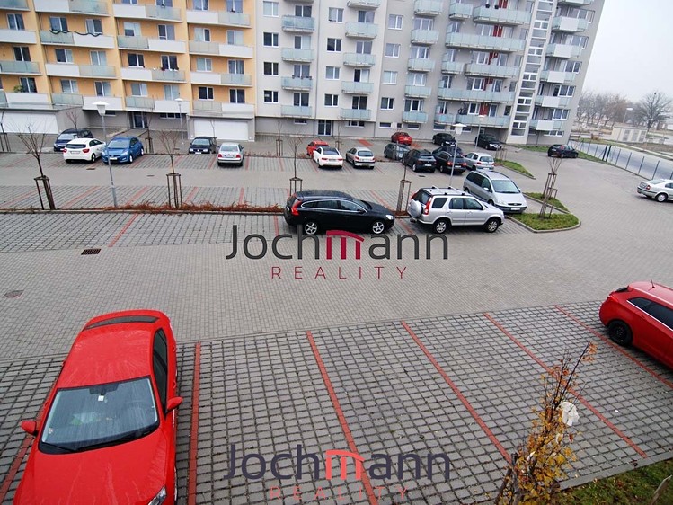 Pronájem garážového stání 16 m² - foto 2