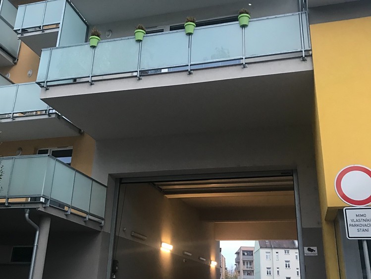 Pronájem garážového stání 16 m² - foto 5