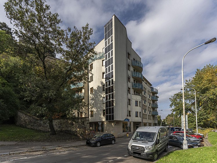 Pronájem garážového stání 11 m² - foto 3