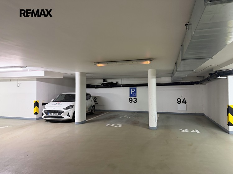 Pronájem garážového stání 17 m² - foto 3