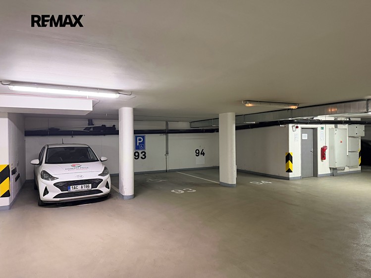 Pronájem garážového stání 17 m² - foto 4