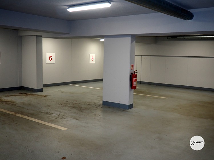 Pronájem garážového stání 13 m² - foto 4