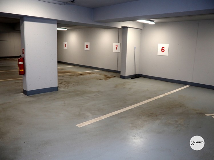 Pronájem garážového stání 13 m² - foto 1