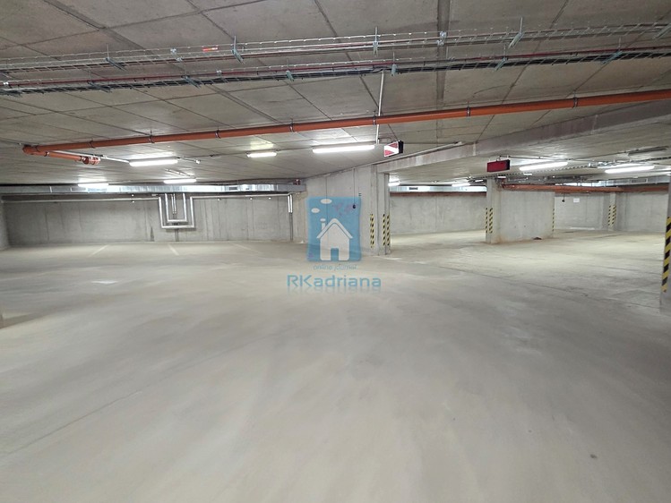 Pronájem garážového stání 15 m² - foto 5