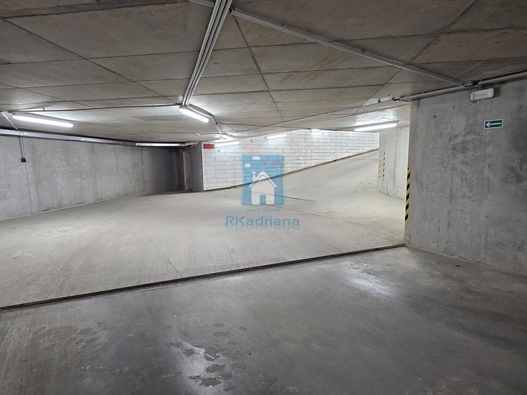 Pronájem garážového stání 15 m² - foto 6