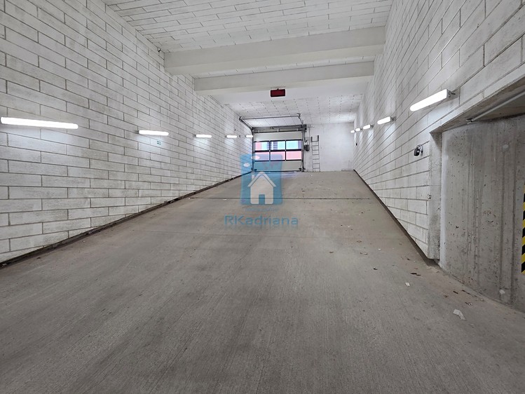 Pronájem garážového stání 15 m² - foto 7