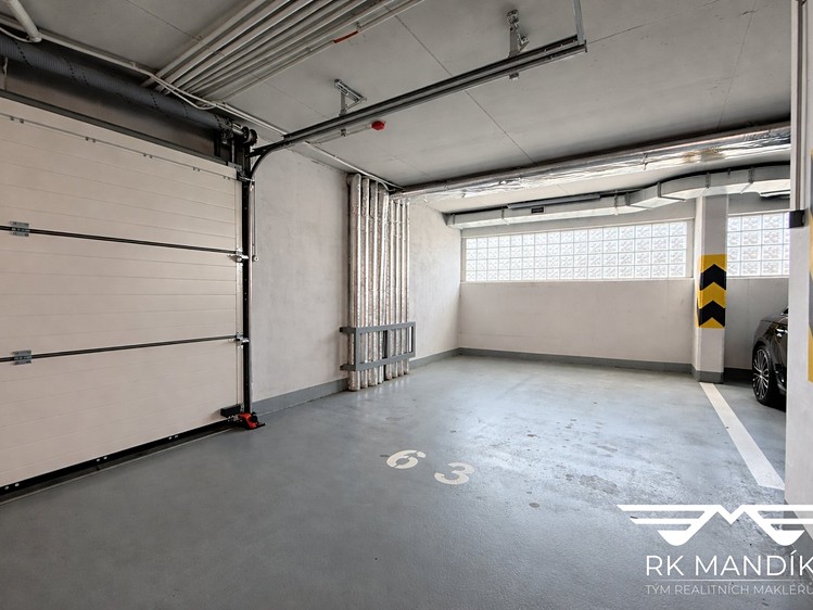 Pronájem garážového stání 17 m² - foto 2