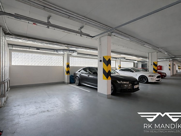Pronájem garážového stání 17 m² - foto 3