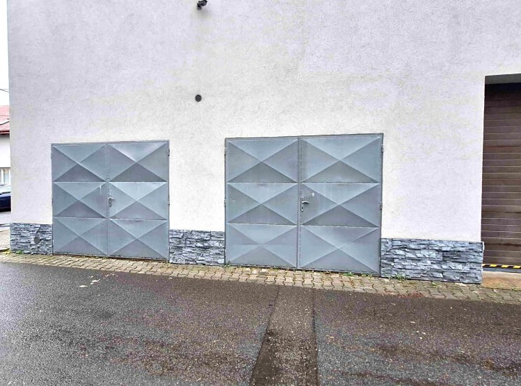 Pronájem garáže 30 m² - foto 1