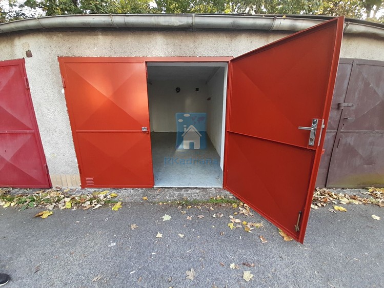 Pronájem garáže 20 m² - foto 1